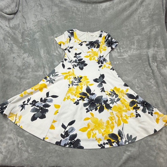 Eliza J Floral Flare Dress Yellow Black White Square Neck Short Sleeve Size 8 - Picture 2 of 7